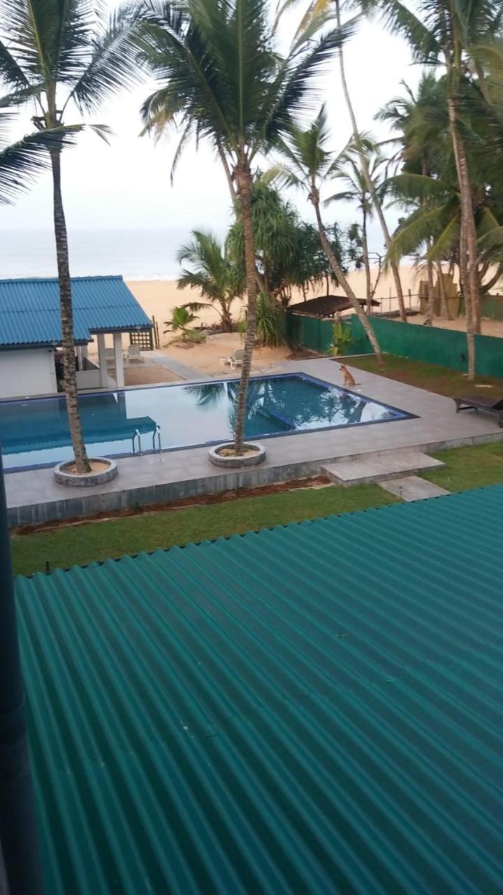 Thiranagama Beach Hotel Hikkaduwa Buitenkant foto